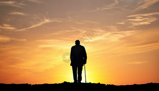 孤独的老人夕阳老人素材高清图片