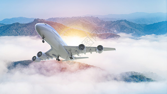 云层中的飞机高清图片