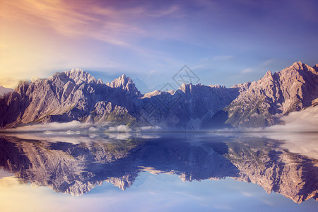 艾里克湖梦幻山峰场景设计图片