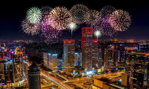 烟花与都市图片