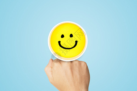 环保纸杯创意笑脸设计图片