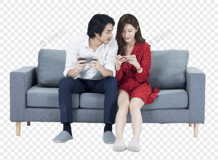 情侣手机玩游戏图片