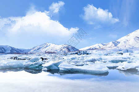 湖面结冰冬季雪景设计图片