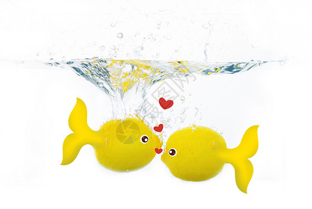 爱心漂浮创意亲嘴鱼插画