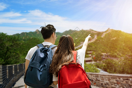 登长城游玩登山客旅游游玩高清图片