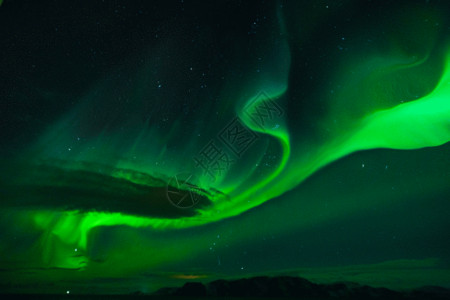 挪威海岸北欧海上极光gif高清图片