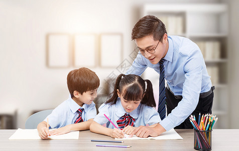 带着小孩的妈妈家庭教育设计图片