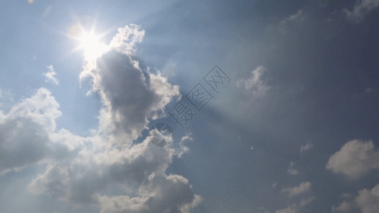 冲破云层的光蓝天白云GIF高清图片
