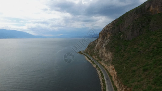 海边的公路大理洱海苍山航拍 GIF高清图片