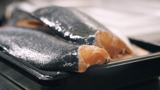 日式盖浇饭美食三文鱼GIF高清图片