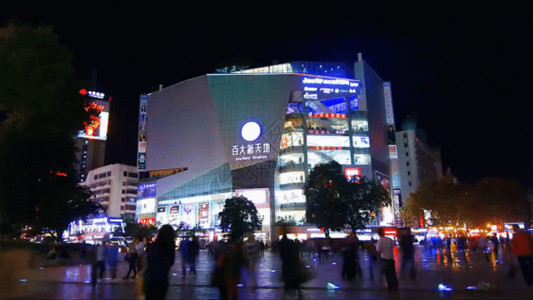 城市广场鸽城市夜景延时GIF高清图片