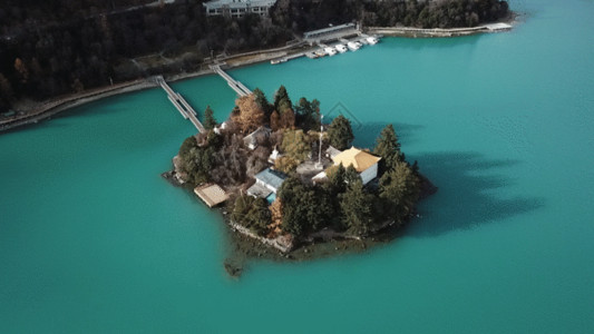 房子水西藏巴松措错高湖高清航拍GIF高清图片