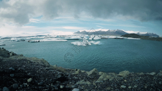 北极冰川融化九别峰雪峰融化冰河延迟GIF高清图片