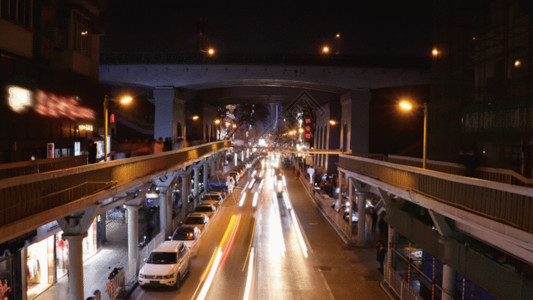 行人公路城市公路行人铁路延时GIF高清图片