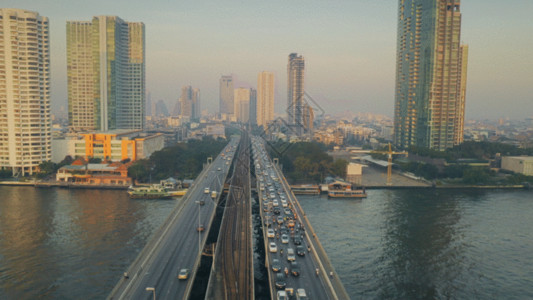 天桥上看马路湄公河南城市中心建筑GIF高清图片