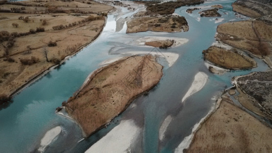西藏雅鲁藏布大峡谷尼洋河航拍GIF高清图片