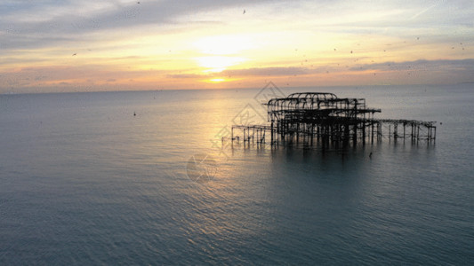 钢脚手架黄昏傍晚航拍海上海洋建筑钢筋GIF高清图片