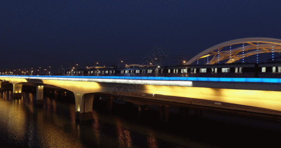 夜幕下的西安地铁4K航拍GIF图片