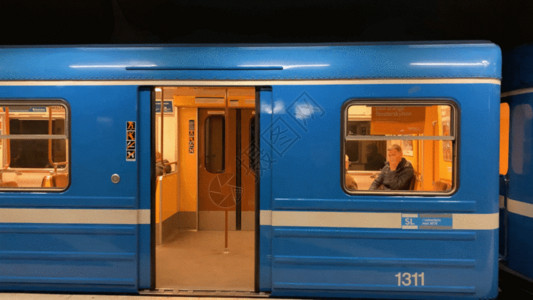 火车车厢内斯德哥尔摩城市艺术地铁GIF高清图片