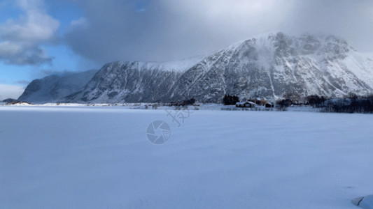 纯净的天空雪山GIF高清图片