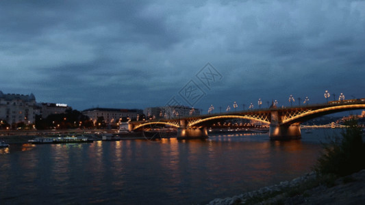 伦敦千禧桥夜景夜景拍摄桥梁GIF高清图片