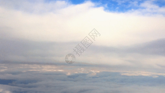 蓝色的天蓝色天空上的白云GIF高清图片