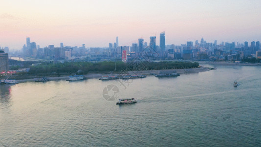 船航行航拍长江GIF高清图片