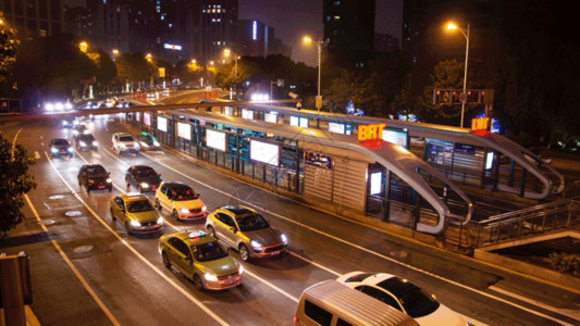 夜景车辆BRT站台唯美大气夜景局部动图gif高清图片
