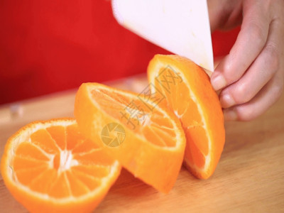 枇杷果肉切橙子GIF高清图片