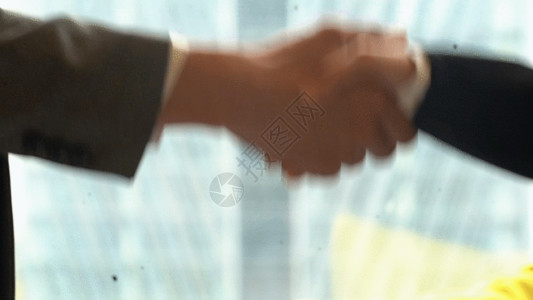 商务中心会议室握手GIF高清图片