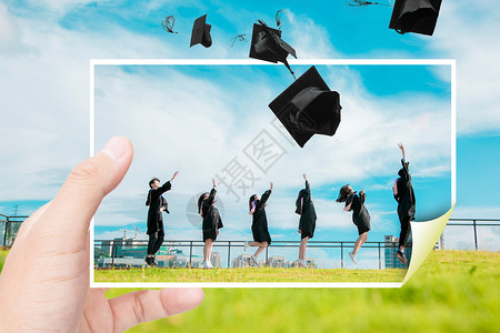 毕业季学士服跳跃学生高清图片