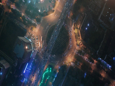 垂直霓虹灯条纹夜景繁华城市GIF高清图片