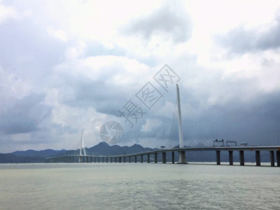 阴天天空素材深圳湾大桥延时GIF高清图片