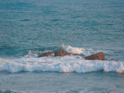 海滩岩美丽海海浪 GIF高清图片