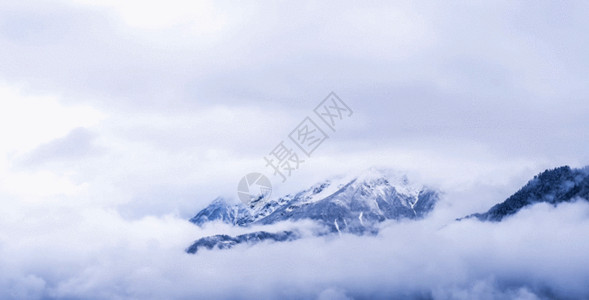 西藏念青唐古拉山脉雪山山峰gif高清图片