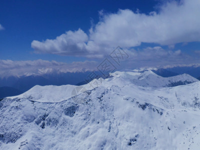 冰雪山川航拍雪山GIF高清图片