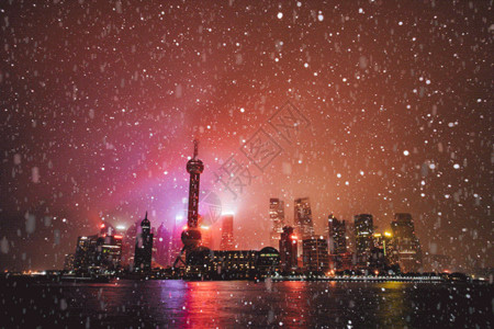 酒店照明雪夜里的上海gif动图高清图片