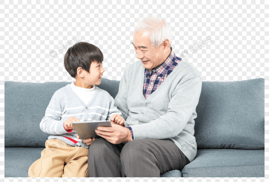 爷孙俩在玩平板电脑图片