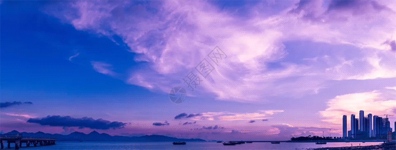 蓝天海景风景画晚霞中的海湾gif动图高清图片