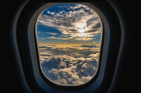 飞机窗外的美丽云海gif图片