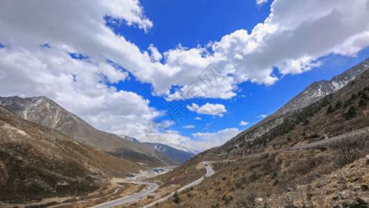 蜿蜒道路盘山公路延时GIF高清图片