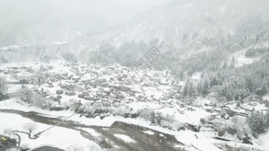 下雪村庄下雪天航拍日本白川乡GIF高清图片