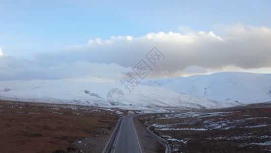 山脉公路青海雪山GIF高清图片