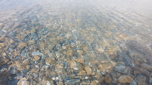 水面涟漪水底石头鹅卵石GIF高清图片