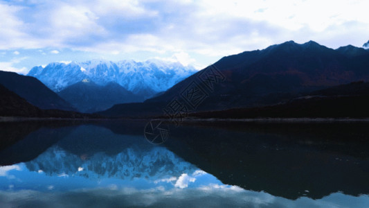 林芝巴松措景色喜马拉雅山脉GIF高清图片