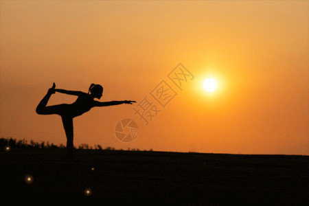 跨栏运动剪影瑜伽女性夕阳剪影gif动图高清图片