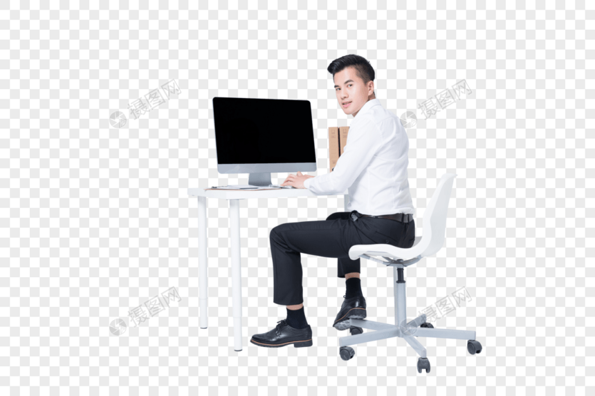 白领坐在办公桌前工作图片