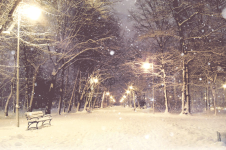 冬季唯美雪中屋冬天雪景GIF高清图片