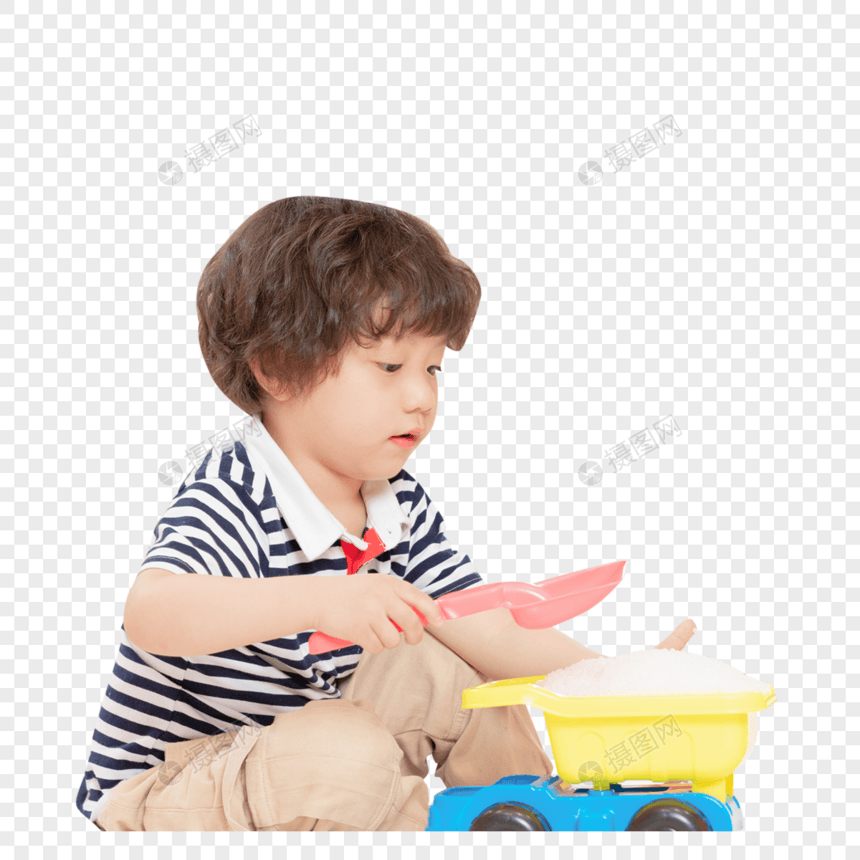 玩沙子的小男孩图片