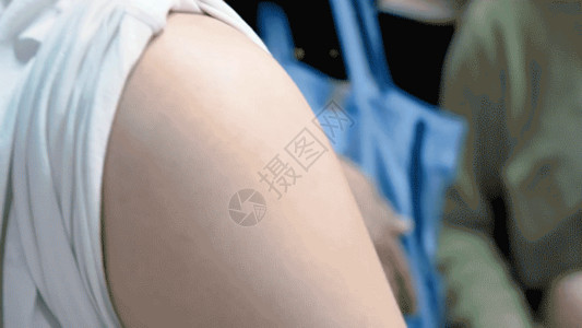日式纹身实拍新冠疫苗接种GIF高清图片